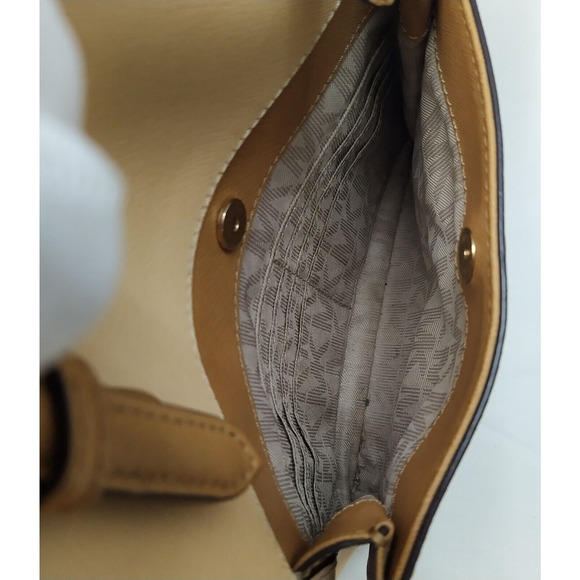 Michael Kors Jet Set Beige Leather Double Handles Tote Shoulder Bag - Picture 16 of 16